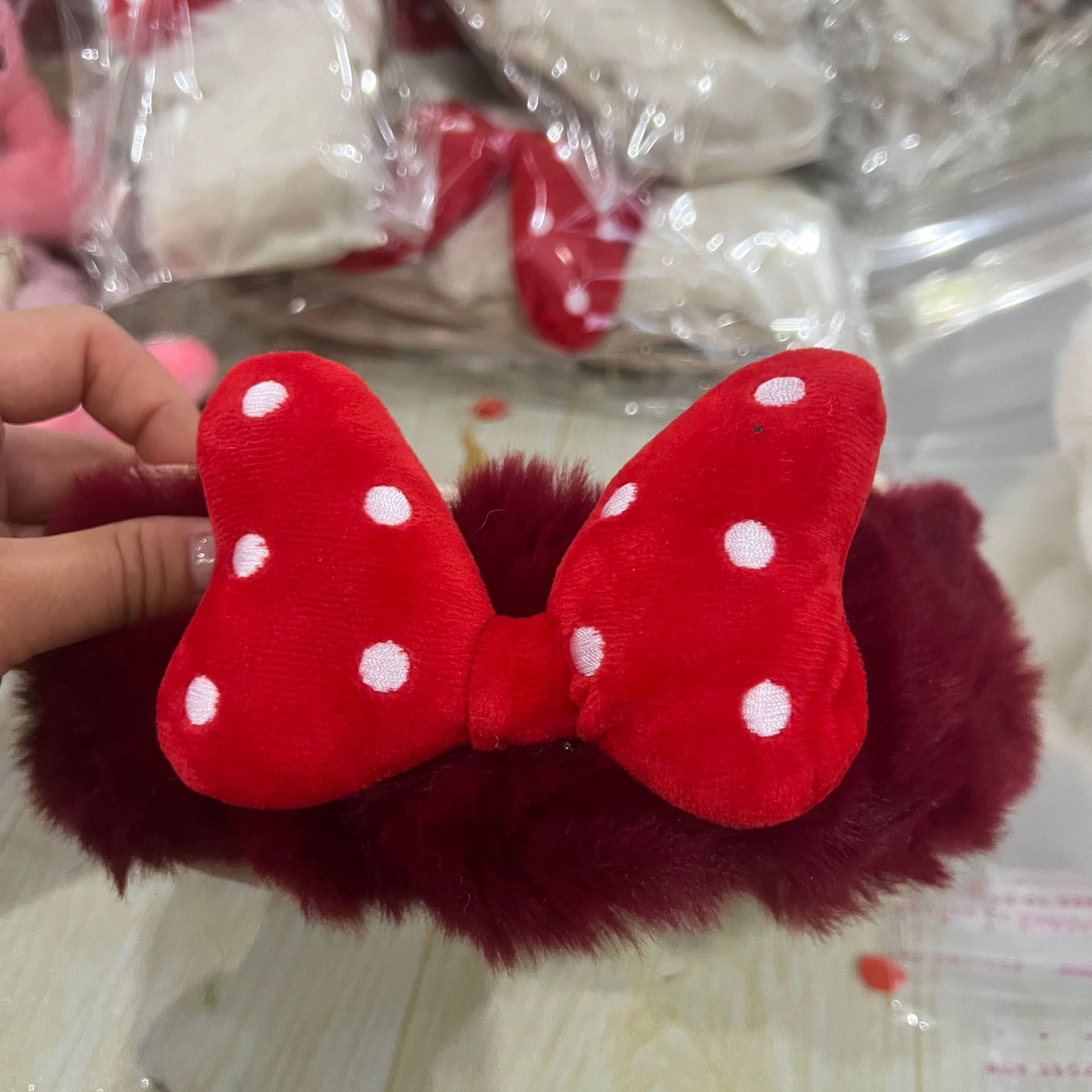Amazon Cross-Border Labeling Bubble Plush Cartoon Car Sports Steering Wheel Non-Slip Short Hair Winter Warm Handle Cover