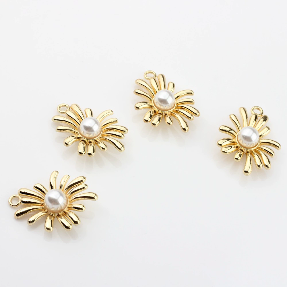 Creative small design retro earrings, pendant, accessories, simple and elegant design