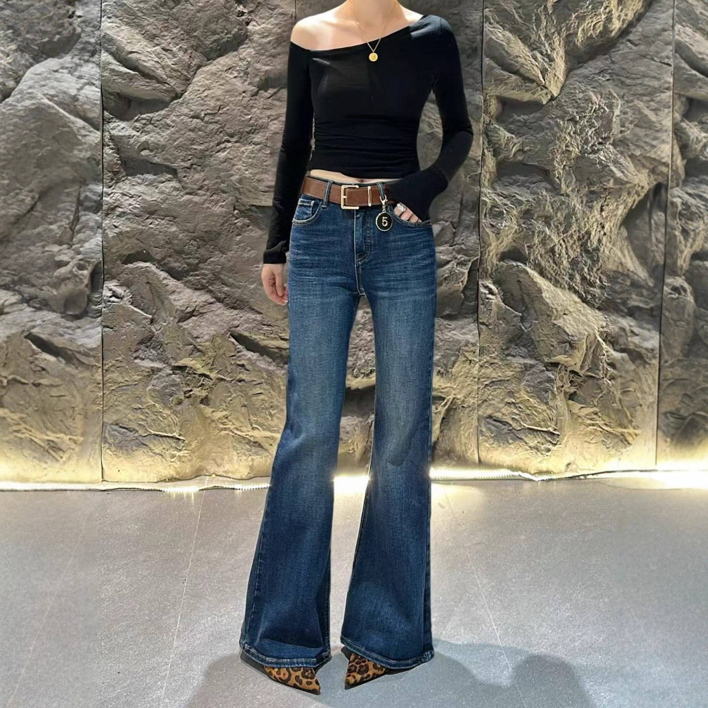 Retro and Sexy High-End High-Waist Design with Wide Belt Denim Bell-Bottom Pants, a Must-Have for Fashionable and Slim-Fitting Elastic