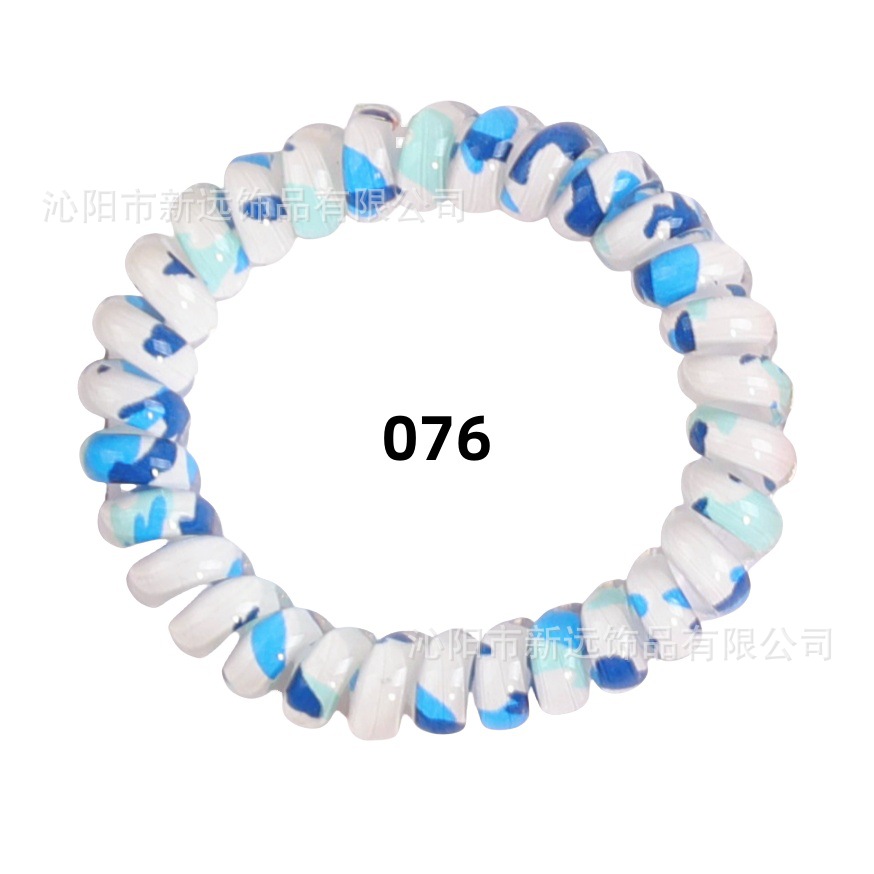 076
