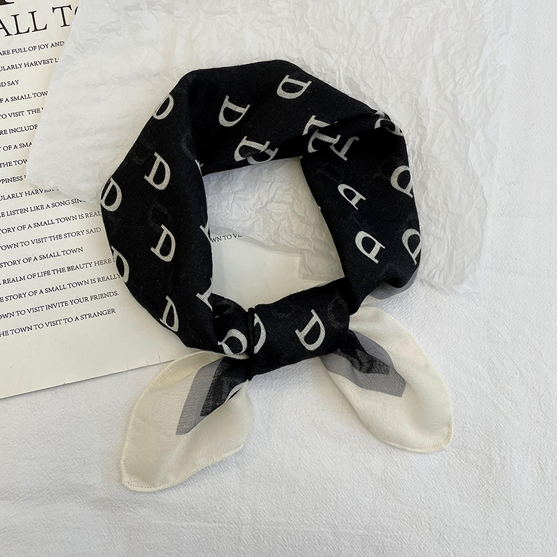 Pañuelo cuadrado P60-Letra D Negro