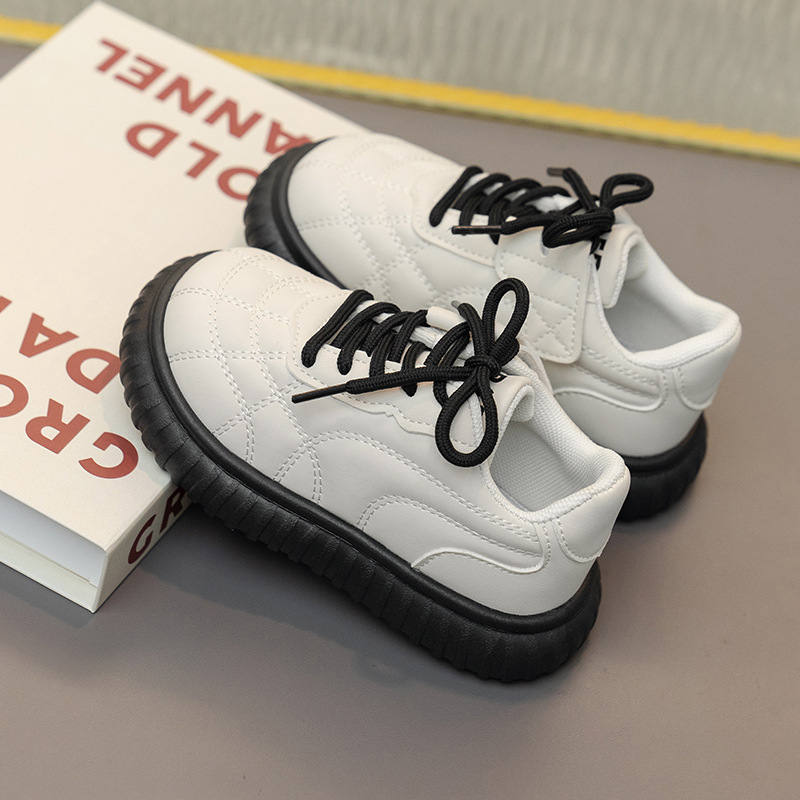 Zapatilla de deporte de las muchachas 2023 otoño nuevos niños medianos y grandes niños de fondo suave de los niños blancos bajos-top zapatos casuales del tablero