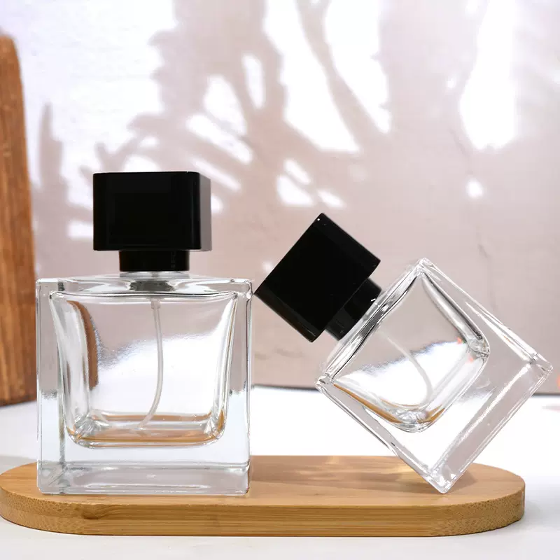 定制透明四方香水瓶30ml50ml玻璃瓶黑色盖玻璃香水瓶