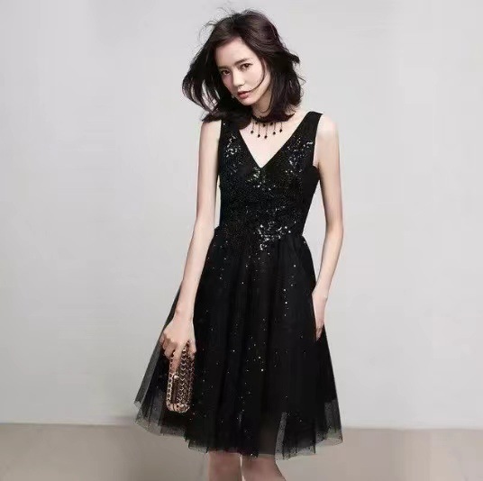 Vesta de noche negra, vestido de fiesta corto, temperamento de celebridad cuello cuadrado, vestido de princesa de cuello en V