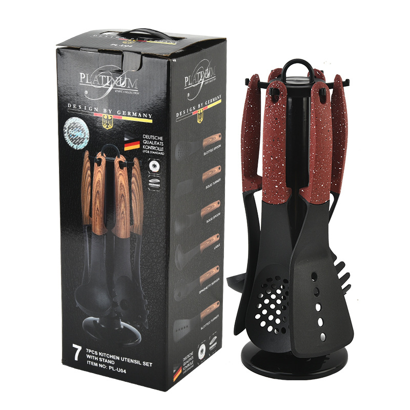 빨간색으로 칠해진 손잡이