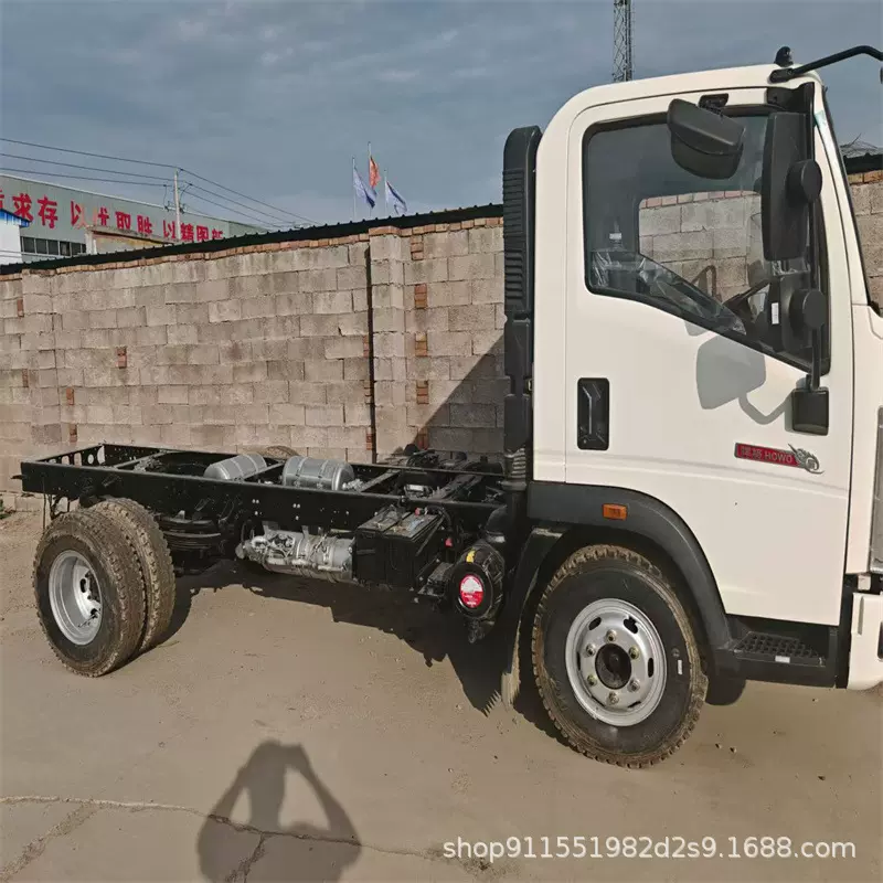 外贸出口  福田单排小型轻卡载货车底盘 4米2冷链保鲜箱货运输车