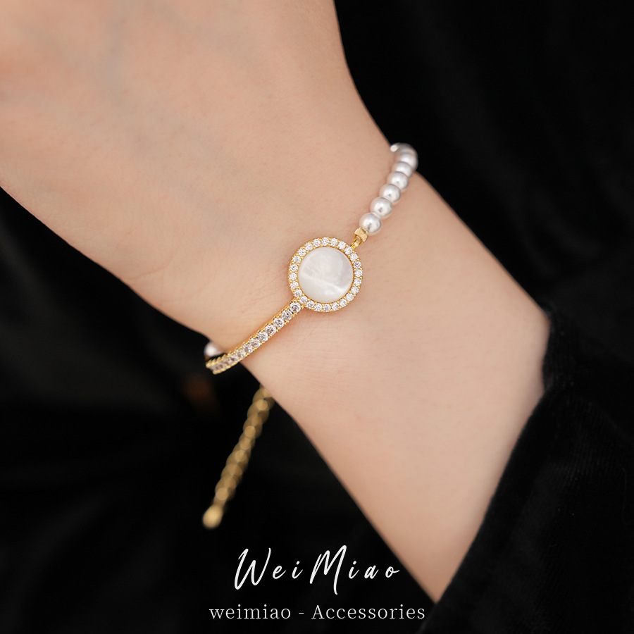 Brazalete de perlas redondas conchas de piedra de diamante lujoso pulsera de nicho estilo palacio exquisito retro joyería de mano versátil