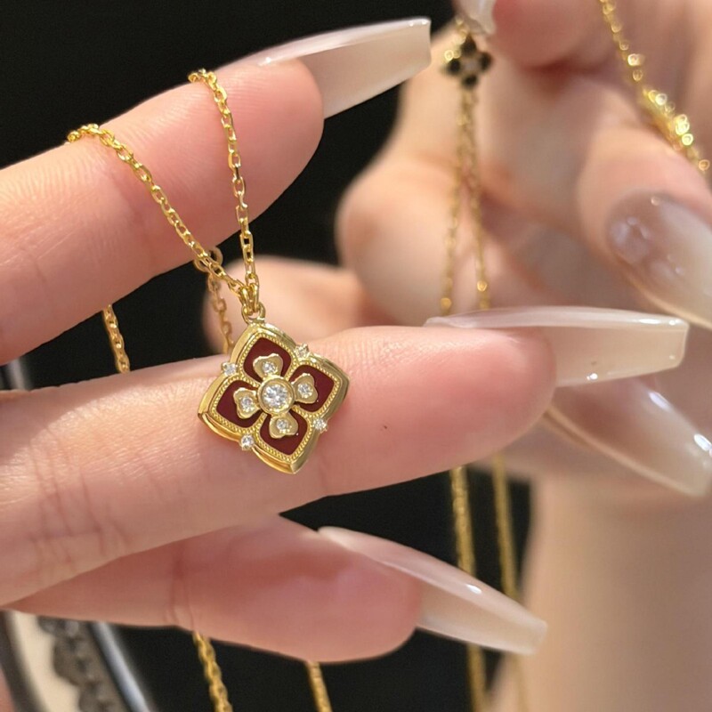 New Chinese-Style Four-Leaf Clover Sand Gold Necklace, Niche Retro Floral Clavicle Chain, Women's Accessory Jewelry New Chinese-Style Four-Leaf Clover Sand Gold Necklace, Niche Retro Floral Clavicle Chain, Women's Accessory Jewelry