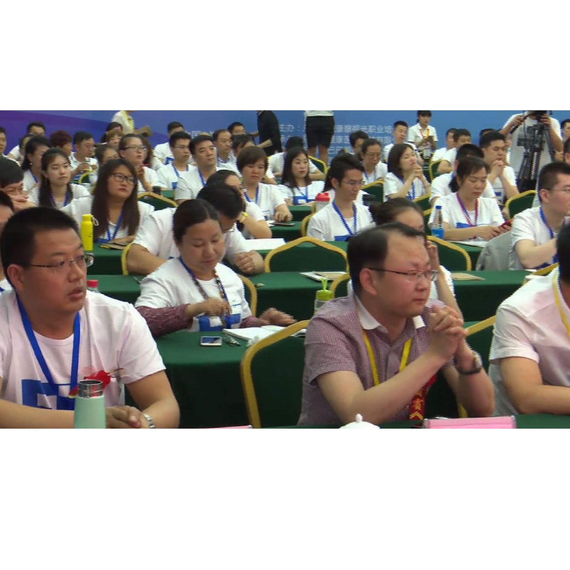 ���Ľ��й���ʢ�� б���������������ӷ�����̳ ��Ļʽ