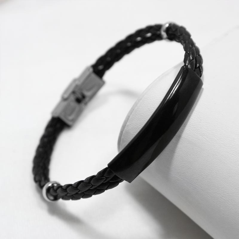 Yiwu small commodity Korean fashion niche high-end stainless steel laser engraving hand-woven leather rope bracelet