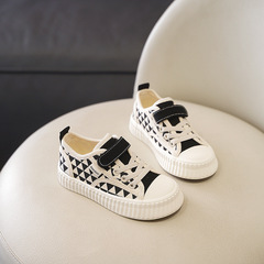 Baby girl and boy canvas shoes, 2024 new spring and autumn kindergarten indoor shoes, soft sole walking shoes