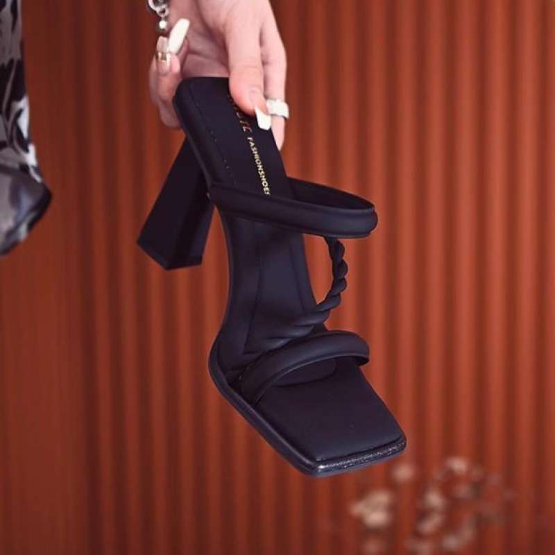 Zapatillas de moda de tacón grueso de 9cm para mujer 2025 verano nuevo estilo sandalias de tacón alto con punta abierta