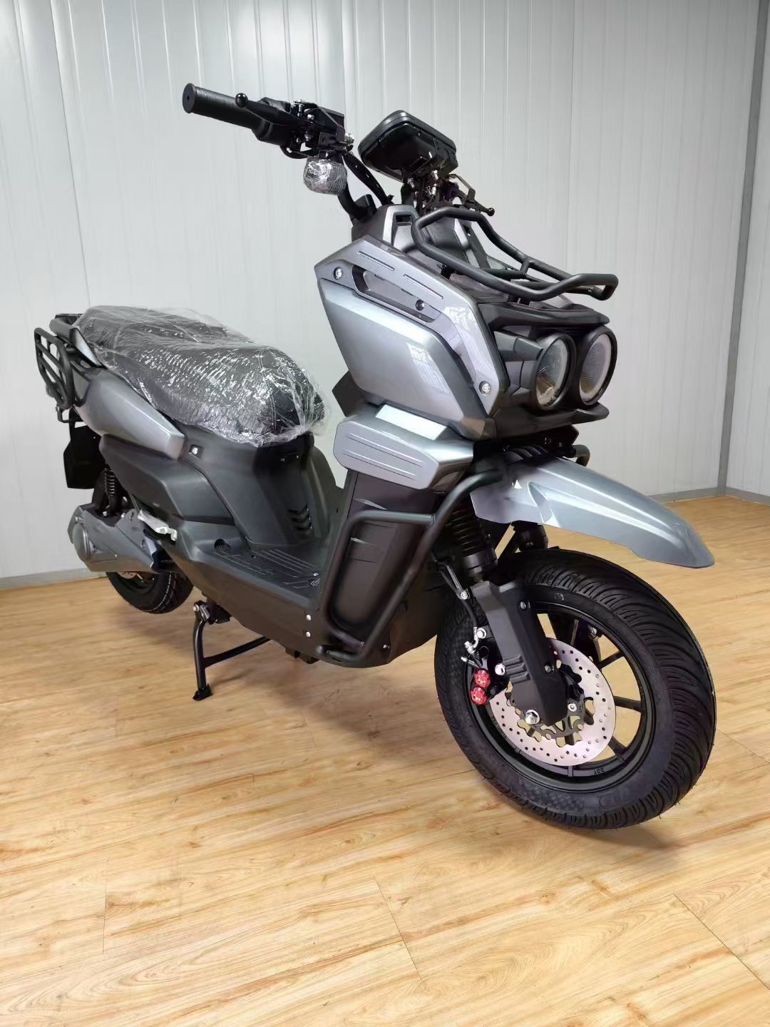 New Model of Tank-Style Electric Vehicle for Adults, High-Speed Electric Motorcycle, Long-Distance King, Hill-Climbing King, Electric Scooter, Electric Motorcycle Factory