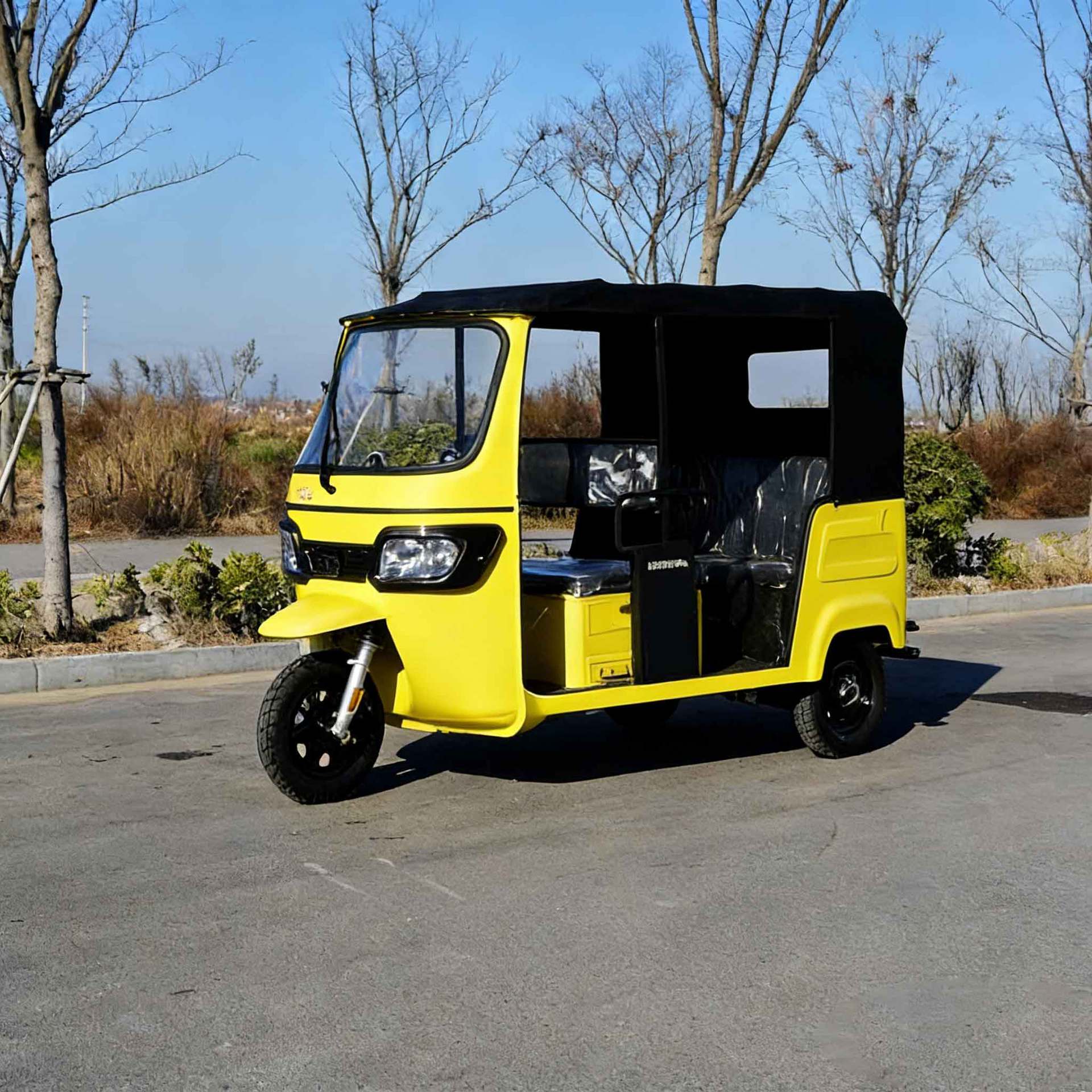 Fuel-powered tricycles for passenger transportation, foreign trade export, tuktuk, Southeast Asia, India, passenger-hauling operations, cross-border