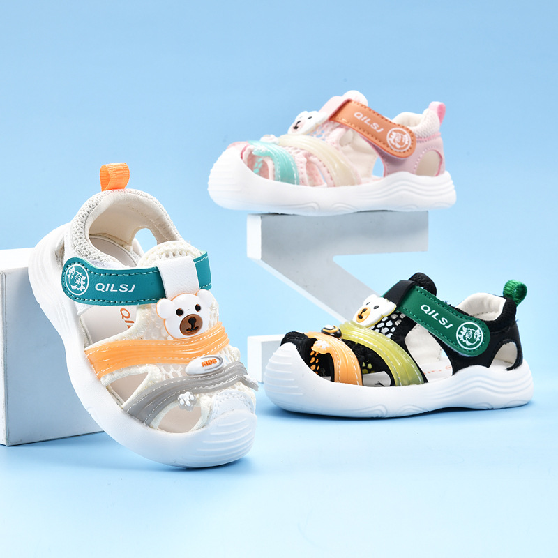 Verano nuevo estilo de dibujos animados para niños, sandalias para niños pequeños, zapatos funcionales de suela suave, zapatos fríos para bebés femeninos anti-patadas, cabello