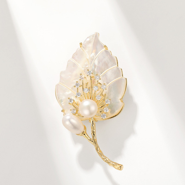 Retro brooch