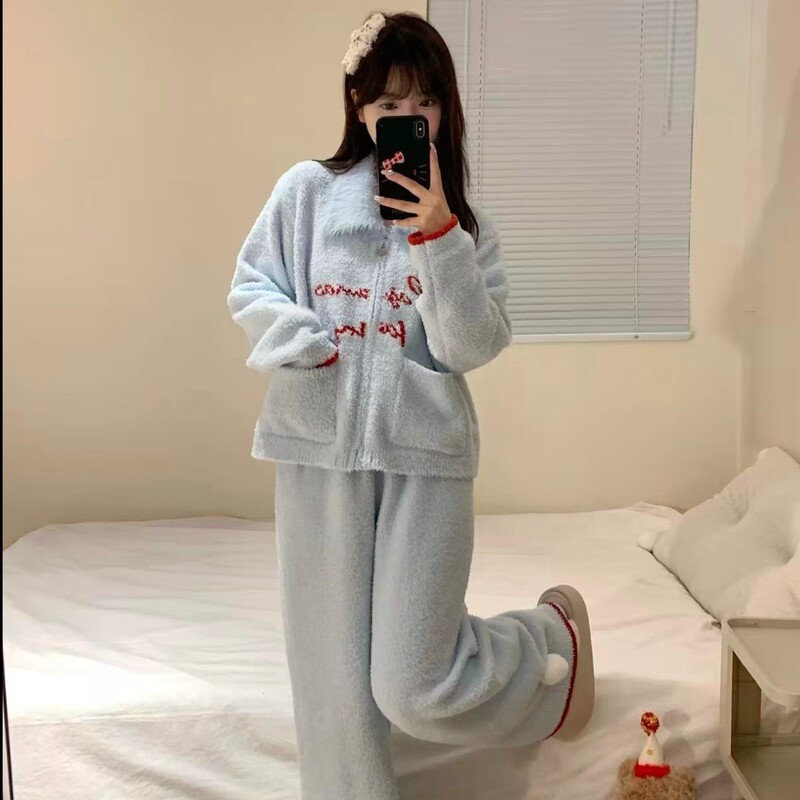 Physical Wholesale Half-Velvet Soft Pajamas for Women Winter Cardigan Zipper Fur Collar Luxury and Noble One-Piece Drop Shipping