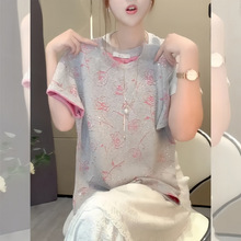 �ҷ�ɫõ���������T��Ů�ļ�2025�¿���nϵ�����@�ݰٴ�����