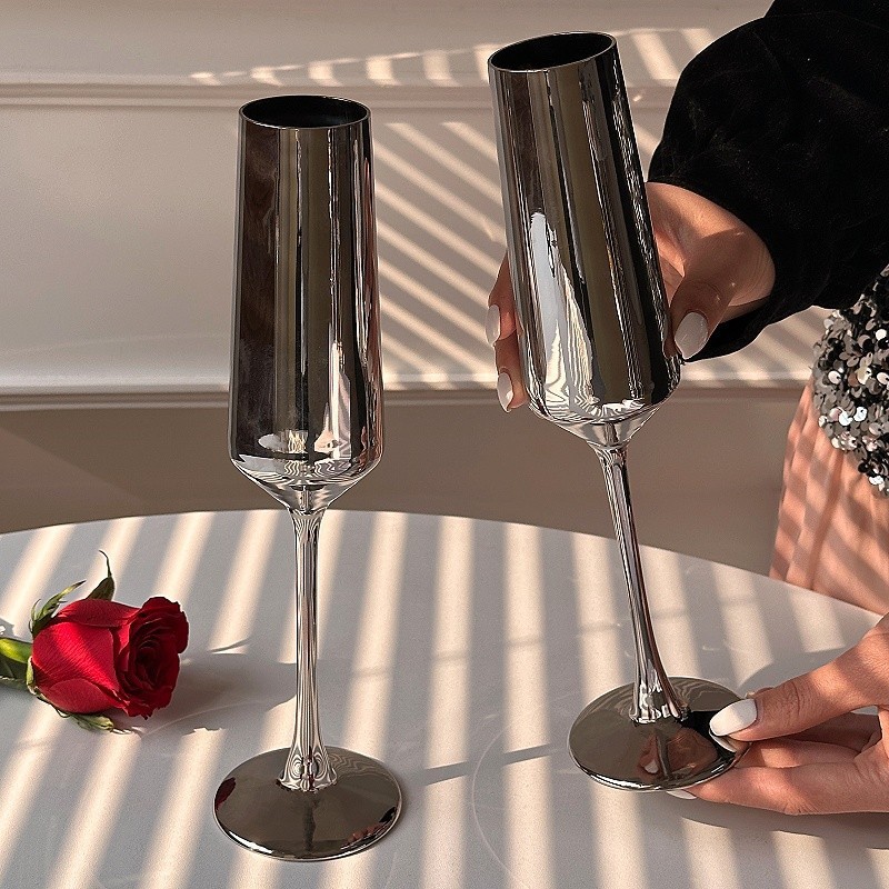 Retro era pequeña taza de pie alto vidrio de plata láser taza de vino de alto valor creativo taza de champán taza de cóctel taza de jugo