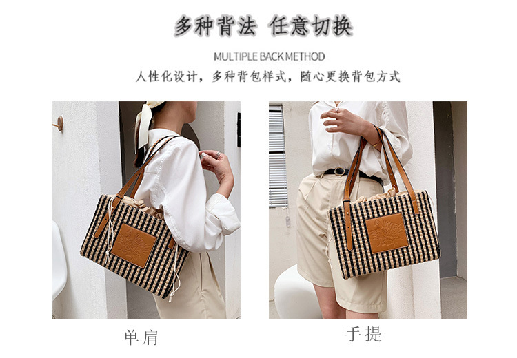 Simple Stripe Commuter Tote Bag display picture 13