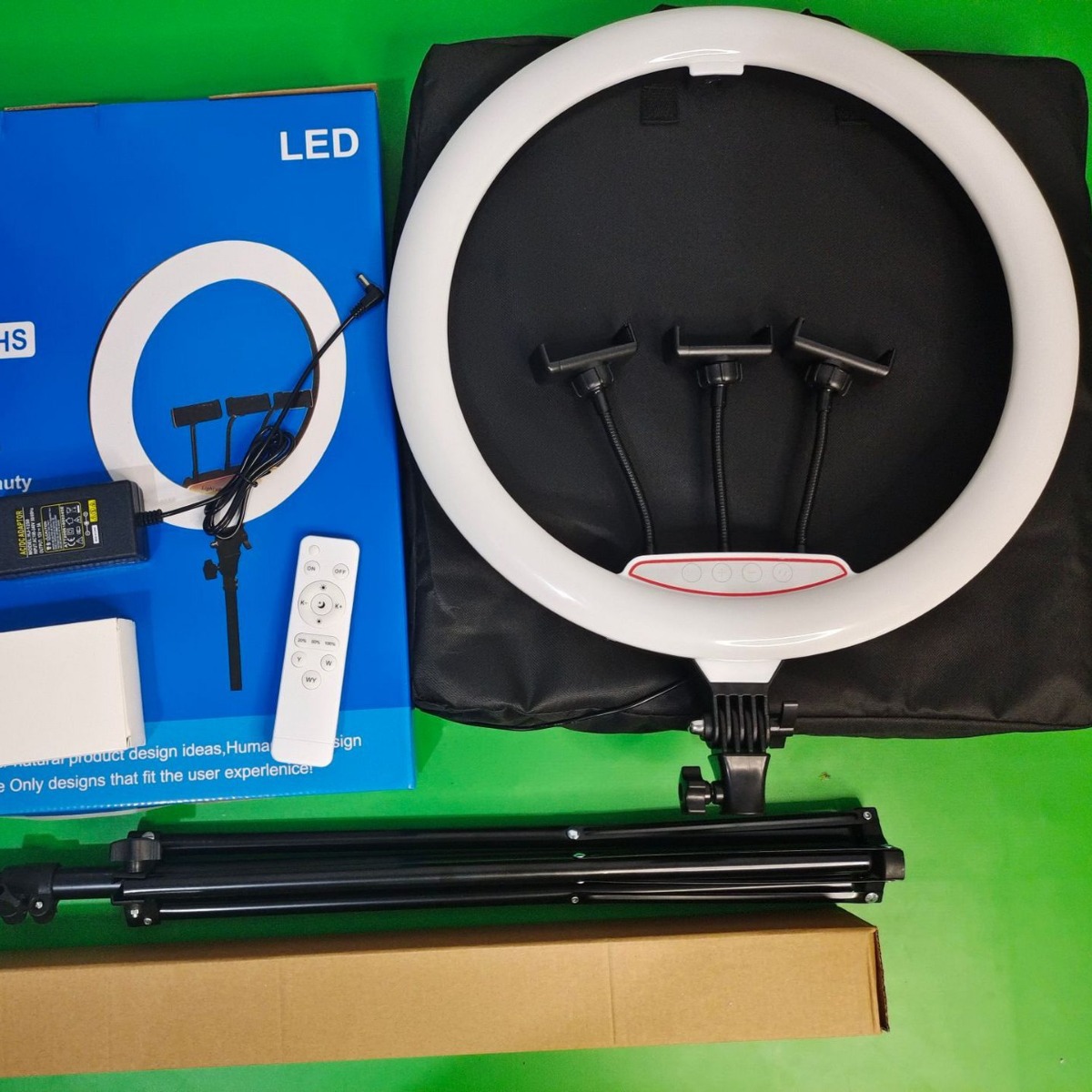 Fábrica en stock de segunda generación de 18 pulgadas luz de belleza en vivo 18 pulgadas con soporte para teléfonos móviles suministrado a través de la frontera