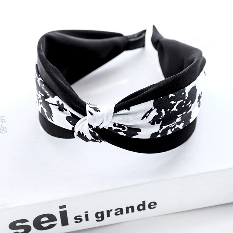 High-end Letter Printed Fabric Headband Wholesale display picture 3