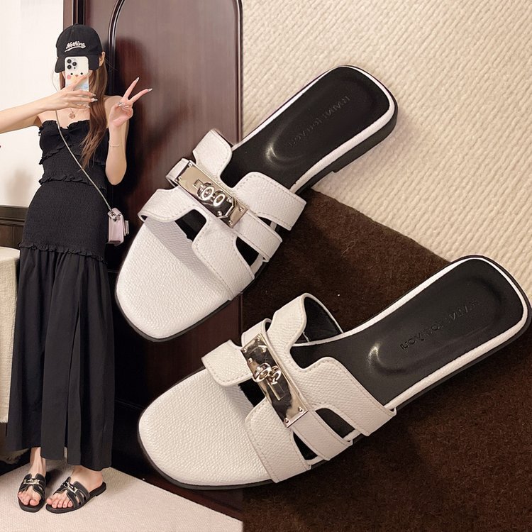 2025 New Style French-Style Silver Small Buckle Open-Toe Slippers with Sheepskin Texture Vacation Sandals 2025 New Style French-Style Silver Small Buckle Open-Toe Slippers with Sheepskin Texture Vacation Sandals