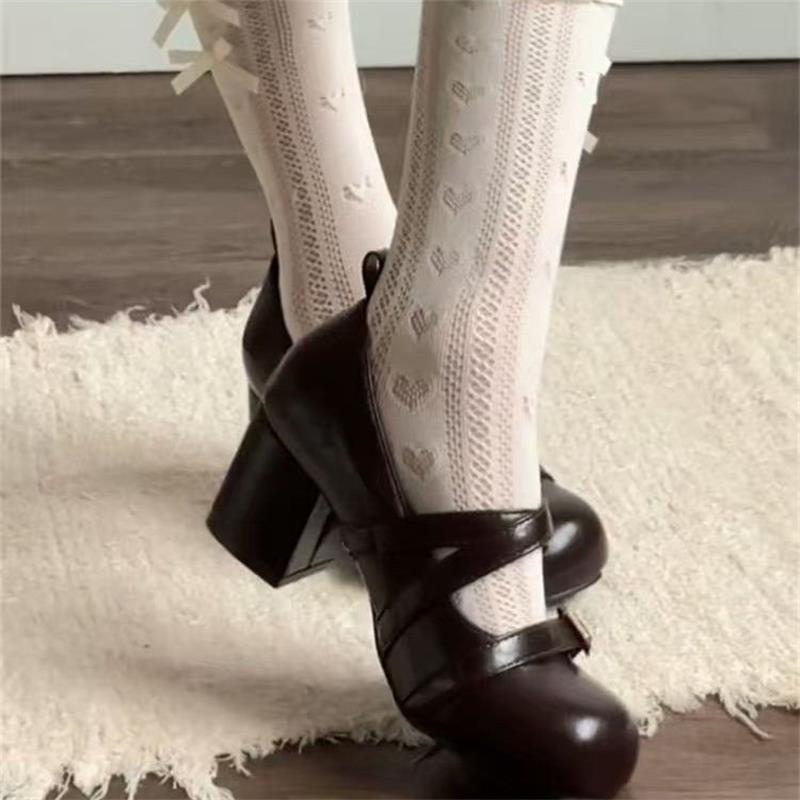 Retro negro francés tacones gruesos zapatos de una sola mujer 2026 nueva primavera con falda universal aumento de altura zapatos mary-zhen