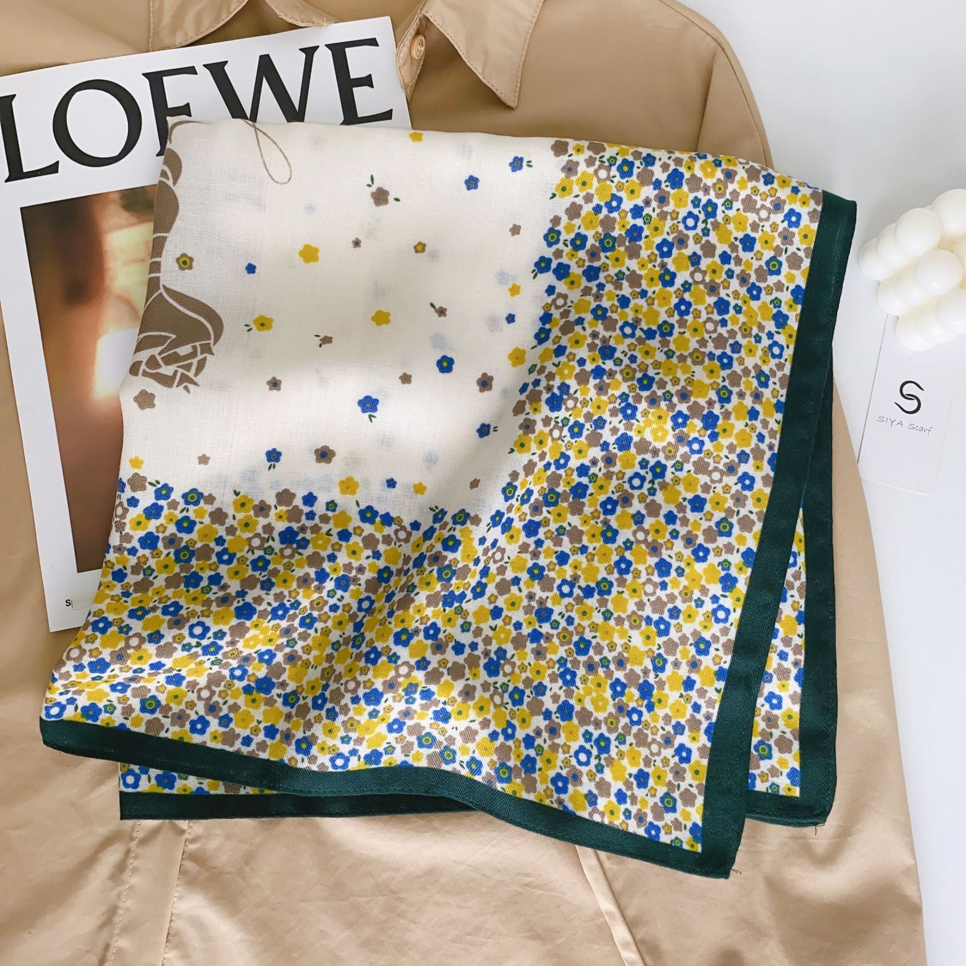 Nueva Impresión de espiga pequeña bufanda cuadrada cálido terciopelo estilo coreano fresca pequeña flor cálida bufanda decorativa en stock