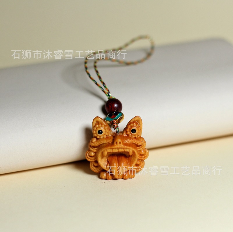 クスノキの木彫り雲南タイル猫ペンダントかわいいタイル猫工芸品景勝地ギフトバッグ車のカップルペンダント|undefined
