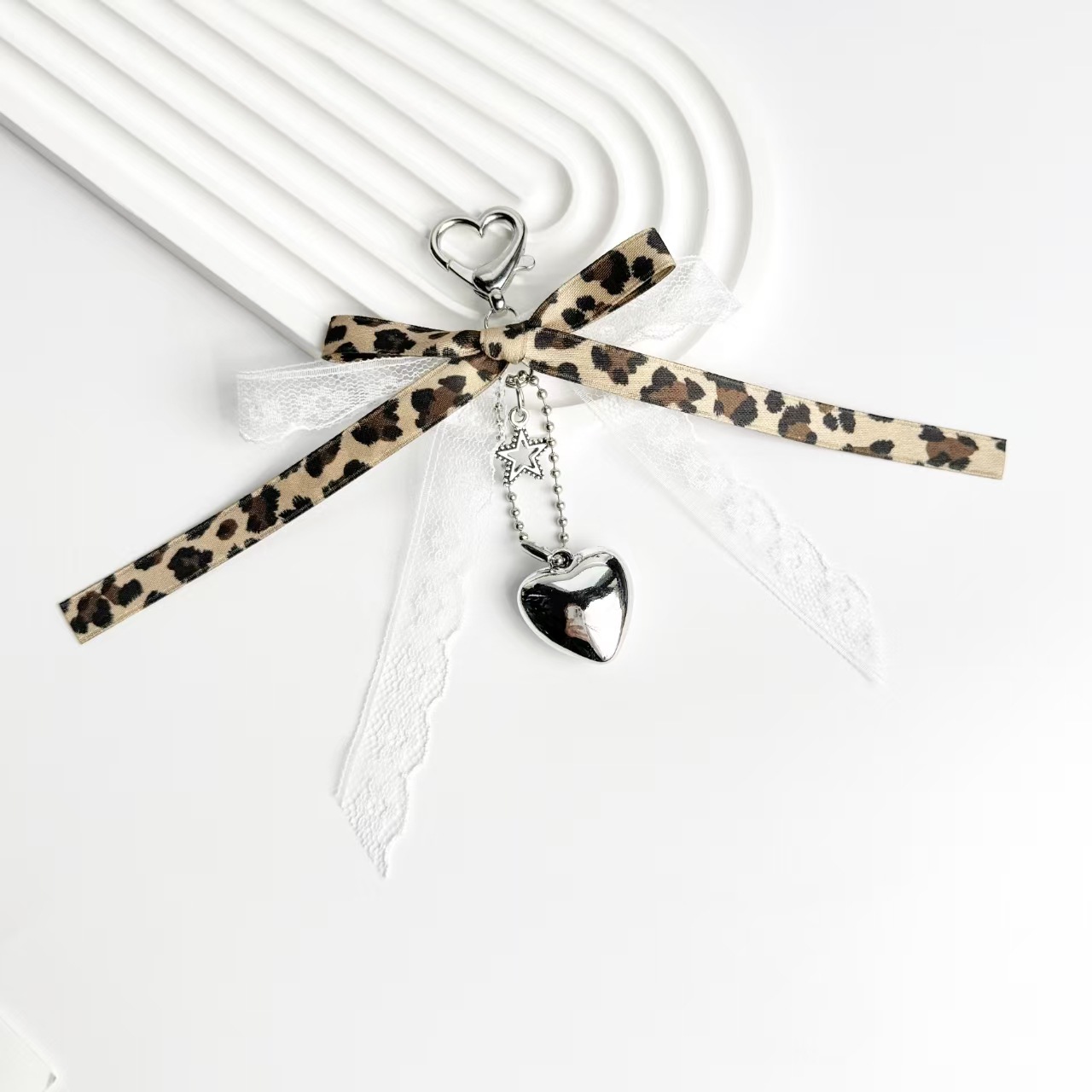 15g Weight Cute Korean Style Heart Shape Bow Knot Leopard Cloth Metal Women's Keychain