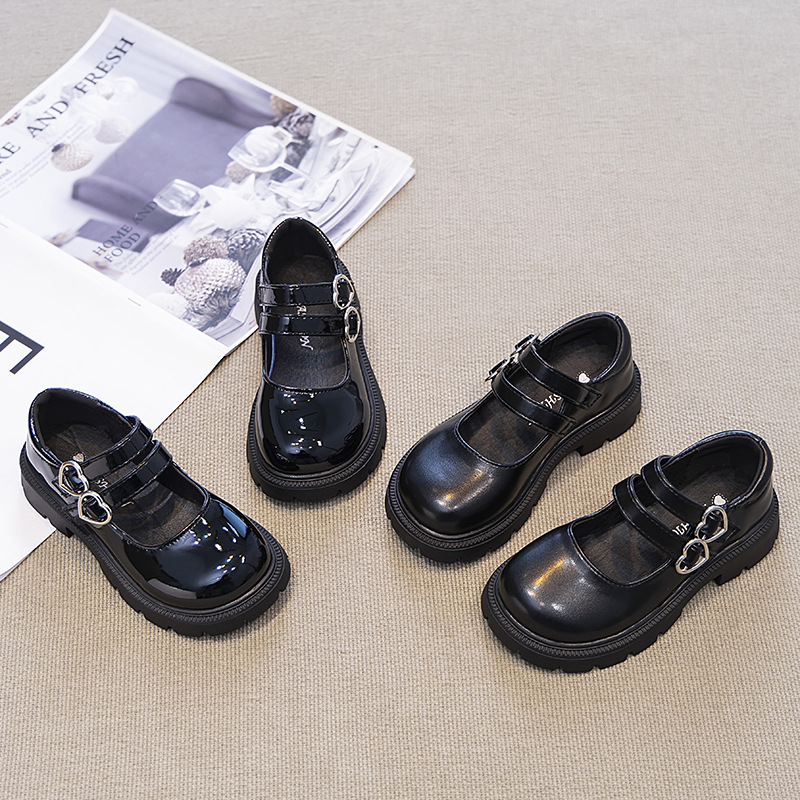 Zapatos de cuero para niñas 2025 primavera y otoño nuevos zapatos de princesa de niños británicos zapatos de espectáculo negro zapatos de moda