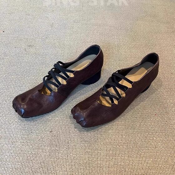 Vintage Niche Cross Strap Shoes Women's Spring and Summer 2025 New Pleated Square Head Pig Nose Shallow Mouth Ballet Shoes