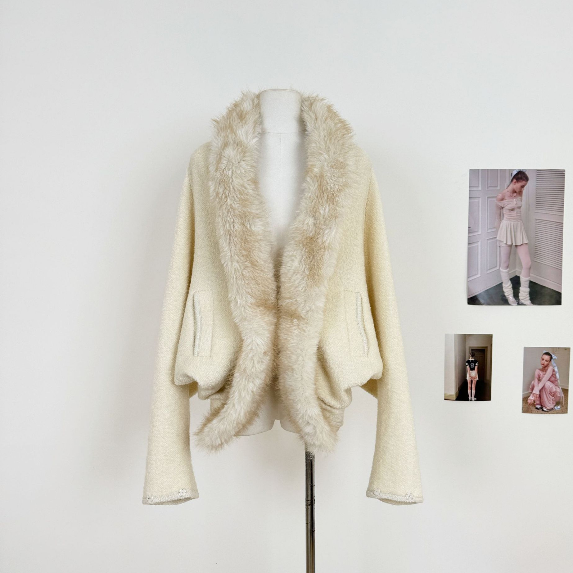 Moment 25Aw French Winter Accessible Luxury Elegant Cocoon Wool Fur Collar Cardigan Jacket Top for Women