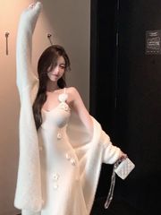 秋冬穿搭温柔风高级白色名媛吊带连衣裙长款显瘦毛衣裙套装两件套