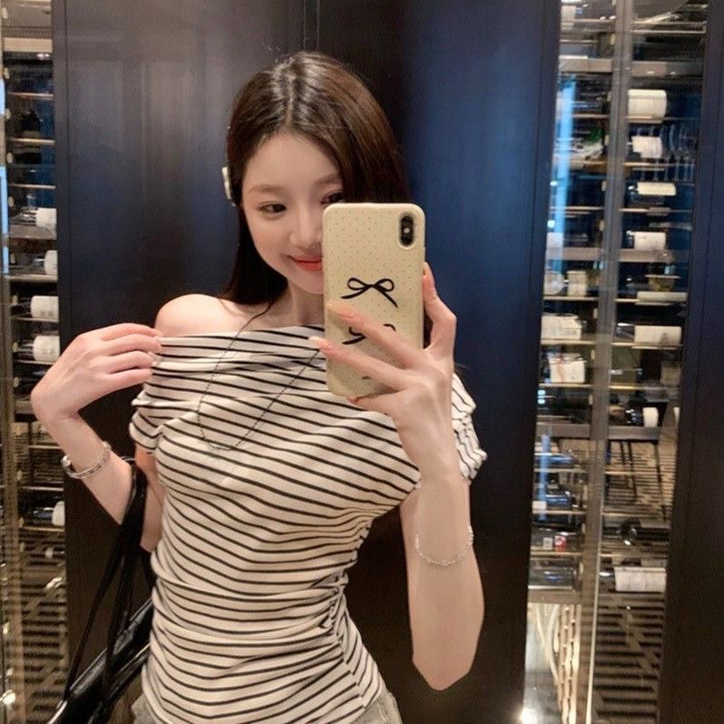 Striped Off-Shoulder Asymmetrical Neck Short-Sleeve T-Shirt for Women, Summer Hot Style, Spicy Pure Desire Style, Slimming and Elegant Top, Trendy