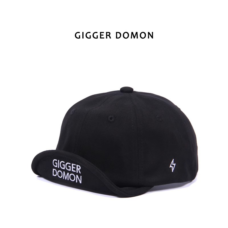 日本のファッションブランドの短いつばの舌の帽子の黒色の復古のひさしの帽子の個性の工装のひさしのアヒルの舌の帽子の野球の帽子