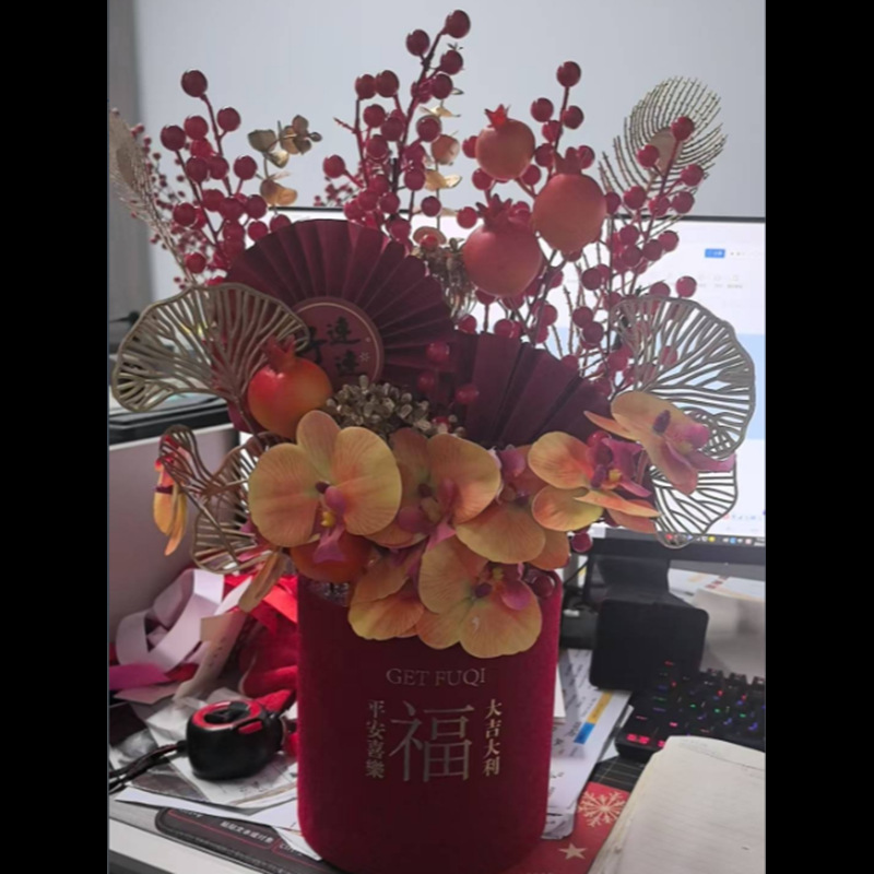 2025 decoración del Festival de Primavera al por mayor franela barril joyería Nochevieja flor abrazo cubo de bricolaje regalo de mano cubo de bendición producto terminado