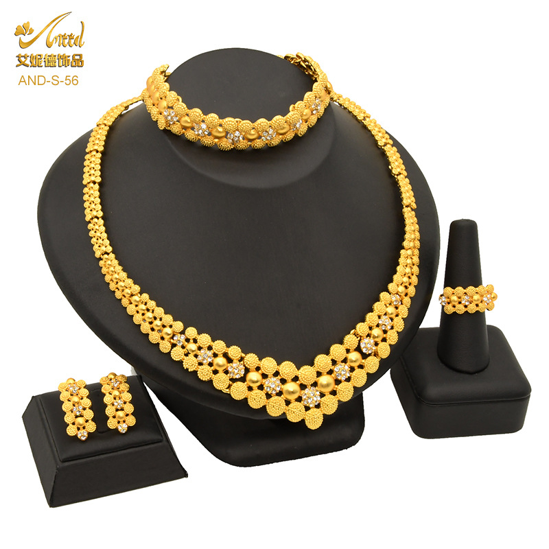 Arabic necklace and earrings for bride