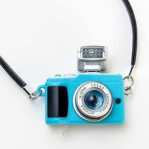 Cross-border supply of light-emitting and sounding camera pendant 3D stereo simulation camera magnetic refrigerator magnet creative magnet