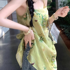 Lingguangzhuobiは必ず本の中の中国風の美しさを再現する必要があります。ヘビービーズ刺繍レーヨンジャケットとサスペンダー
