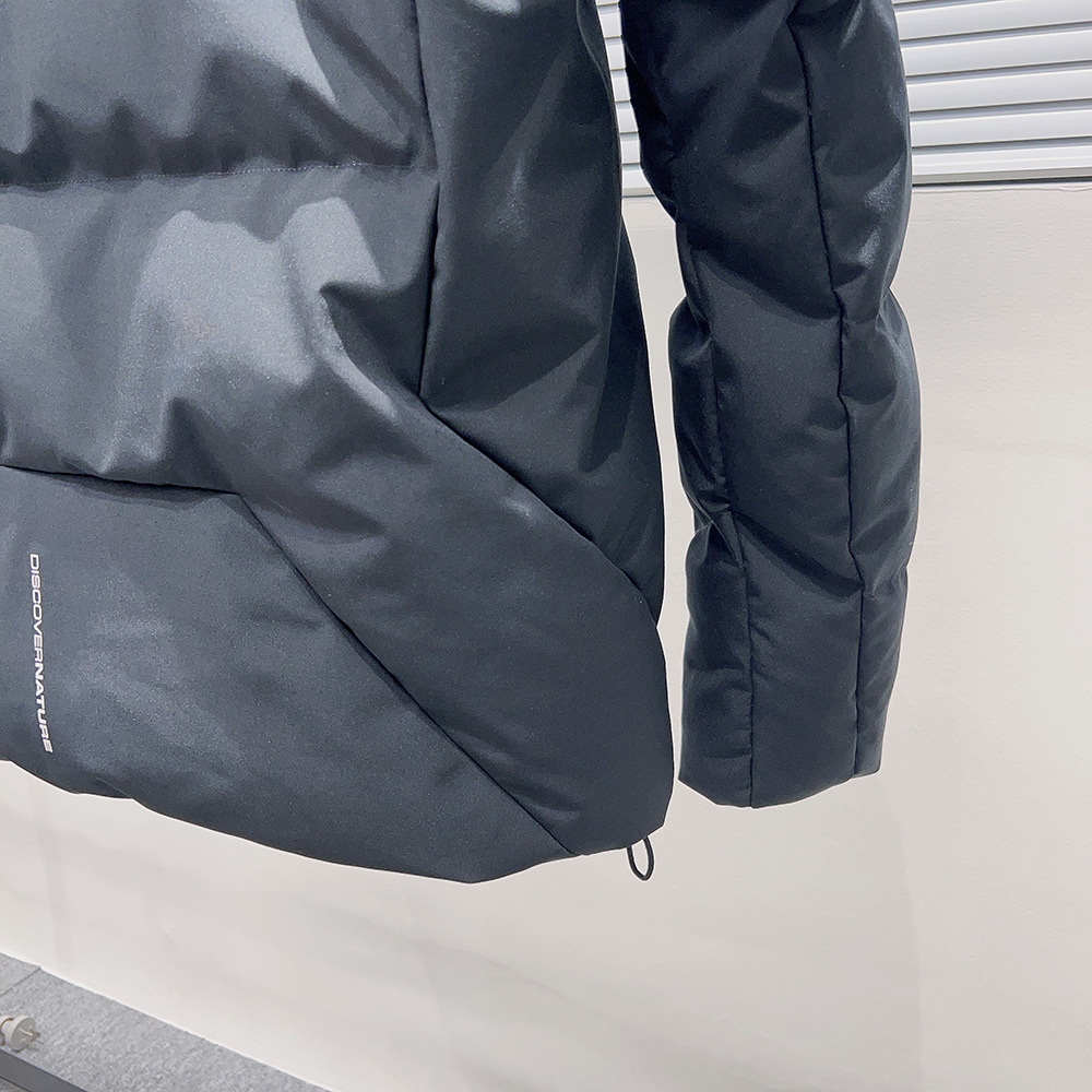 Abbigliamento maschile Giacca con cappuccio e stampa offset con taglio tridimensionale_voghion.com