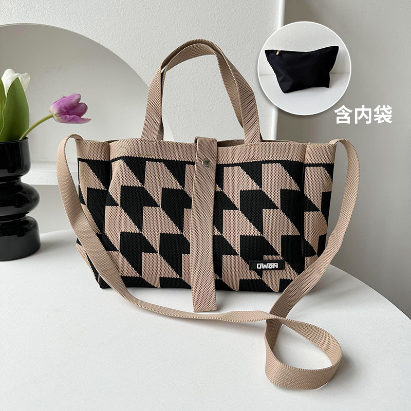 Estilo coreano nicho diseño negro y blanco Flecha de punto pequeño bolso cuadrado bolso casual versátil de gran capacidad bolsa de mensajero bolso de las mujeres