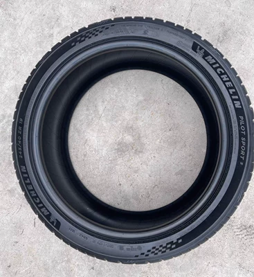 Vehicle tire 101Y Ps5 Suitable