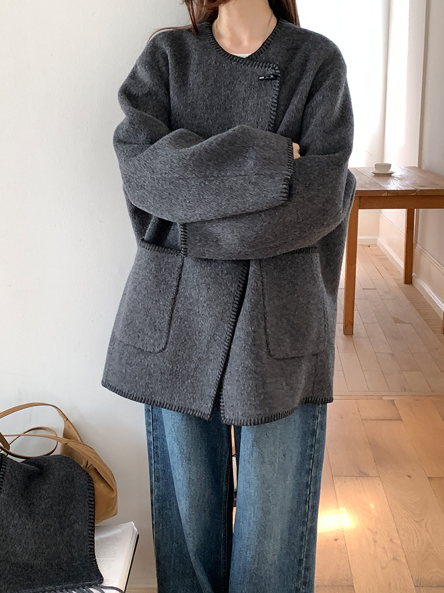 회색
