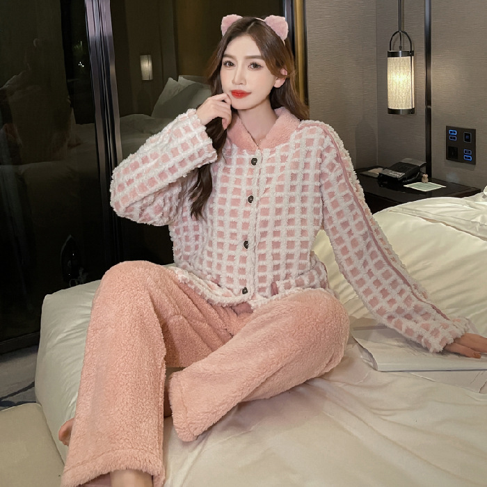 El otoño y el Invierno de manga larga estilo Chanel engrosada pijamas las mujeres caliente dulce chica nueva cardigan Home wear, además terciopelo traje