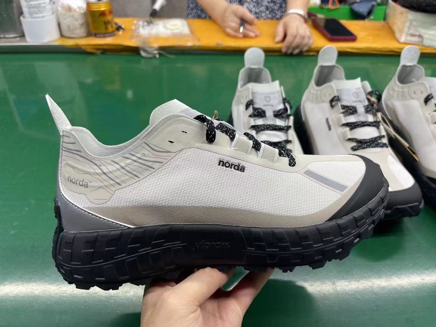 Norda 001 zapatos de montaña para hombres y mujeres, zapatos de carrera bajos, zapatos de senderismo