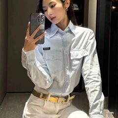 Nanyou 高品質オリジナル標準 SS24 初秋の新作 MIU ホーム Zhang Ruonan 同じスタイルの女性用長袖ブルーデニムシャツ