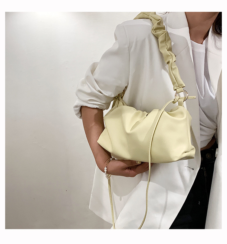 Western Style Pleated Chain Cloud Bag Female Summer 2021 New Fashion Simple Shoulder Underarm Bag Crossbody Dumpling Bag display picture 16