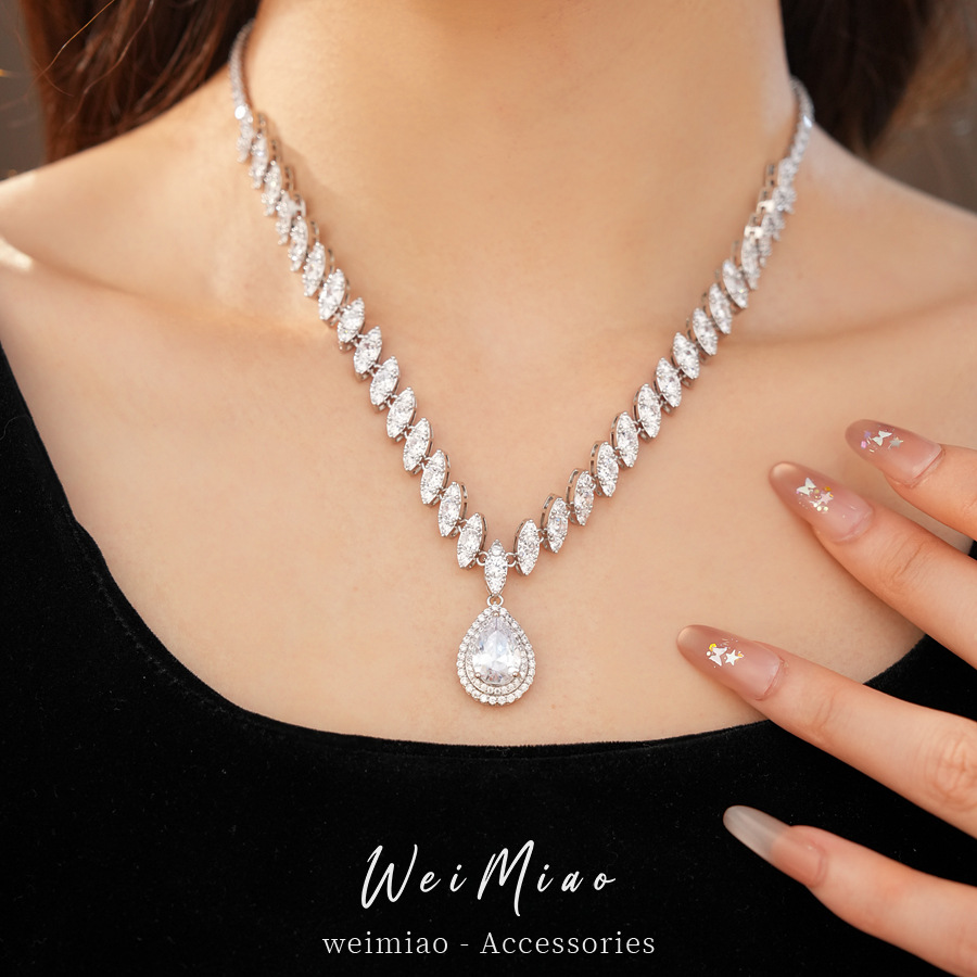 Collar de hebilla de gota de agua de piedra de silicio ligero de lujo nicho de alto nivel sensación de cadena de clavícula temperamento personalidad conjunto de joyería al por mayor image 5